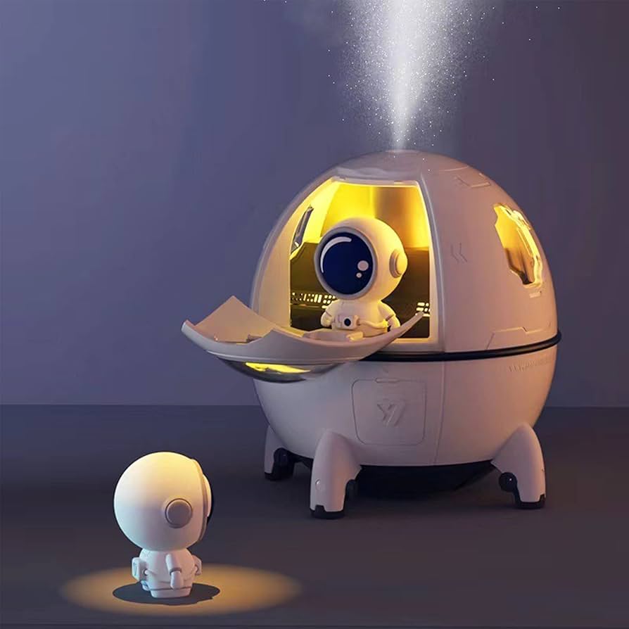 Mini Space Capsule Humidifier – 220ml USB Astronaut Design (White)