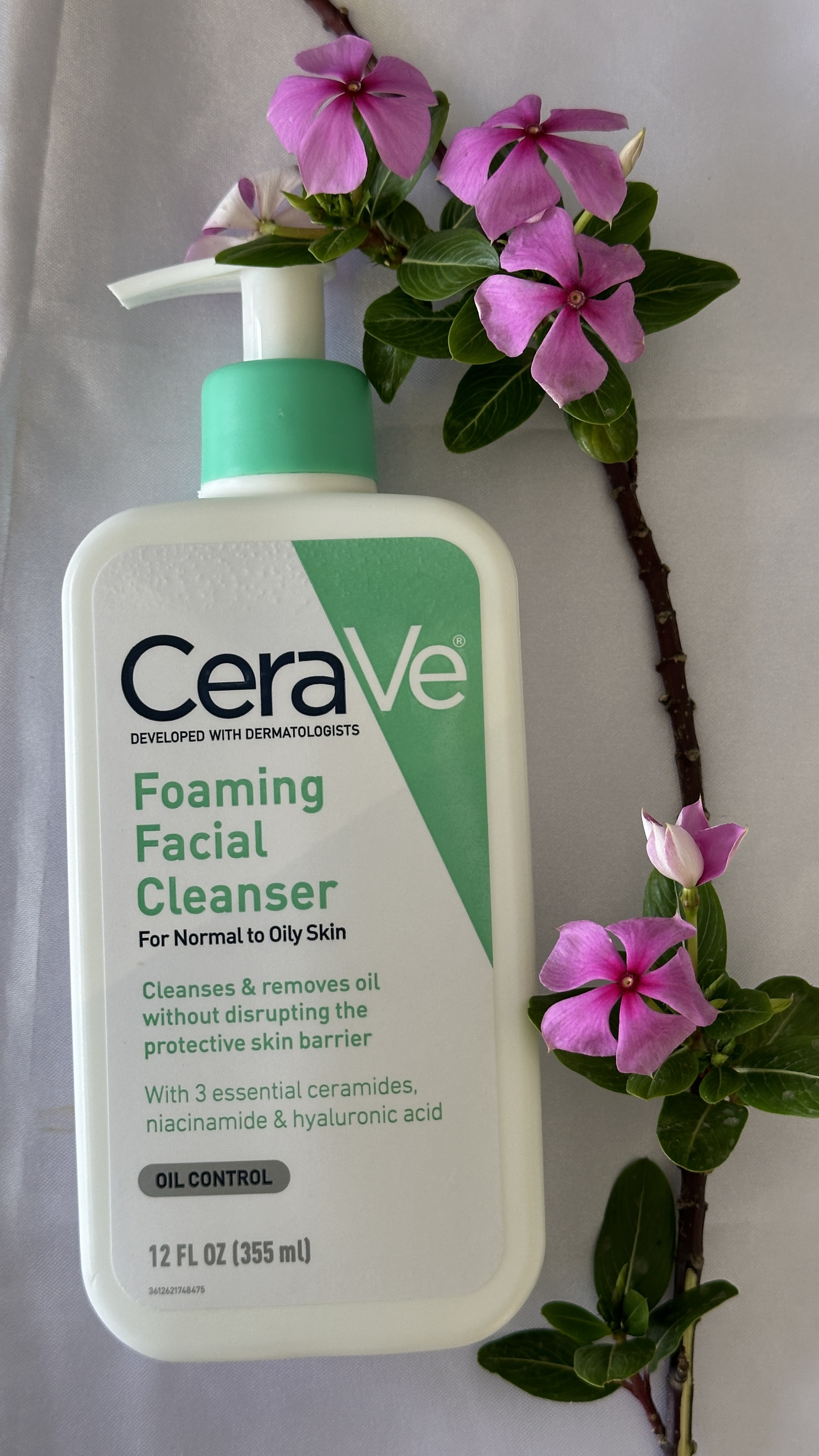 CeraVe Foaming Facial Cleanser - 355 ml (USA)