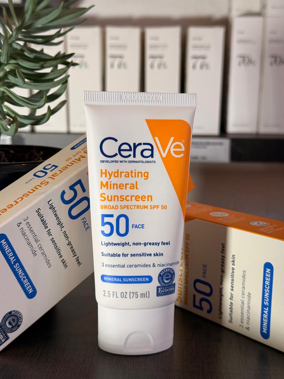 CeraVe Hydrating Mineral Sunscreen Spf 50 - 75ml
