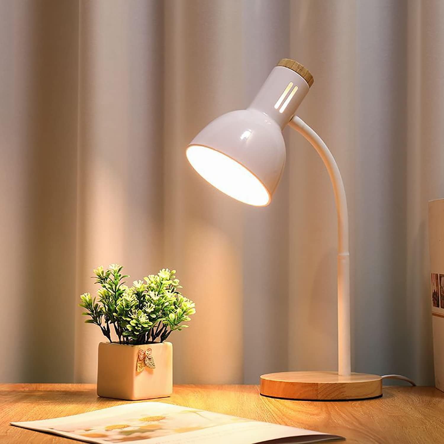 Nordic Style Bedside Creative Decorative Lighting Metal Table Lamp - White 