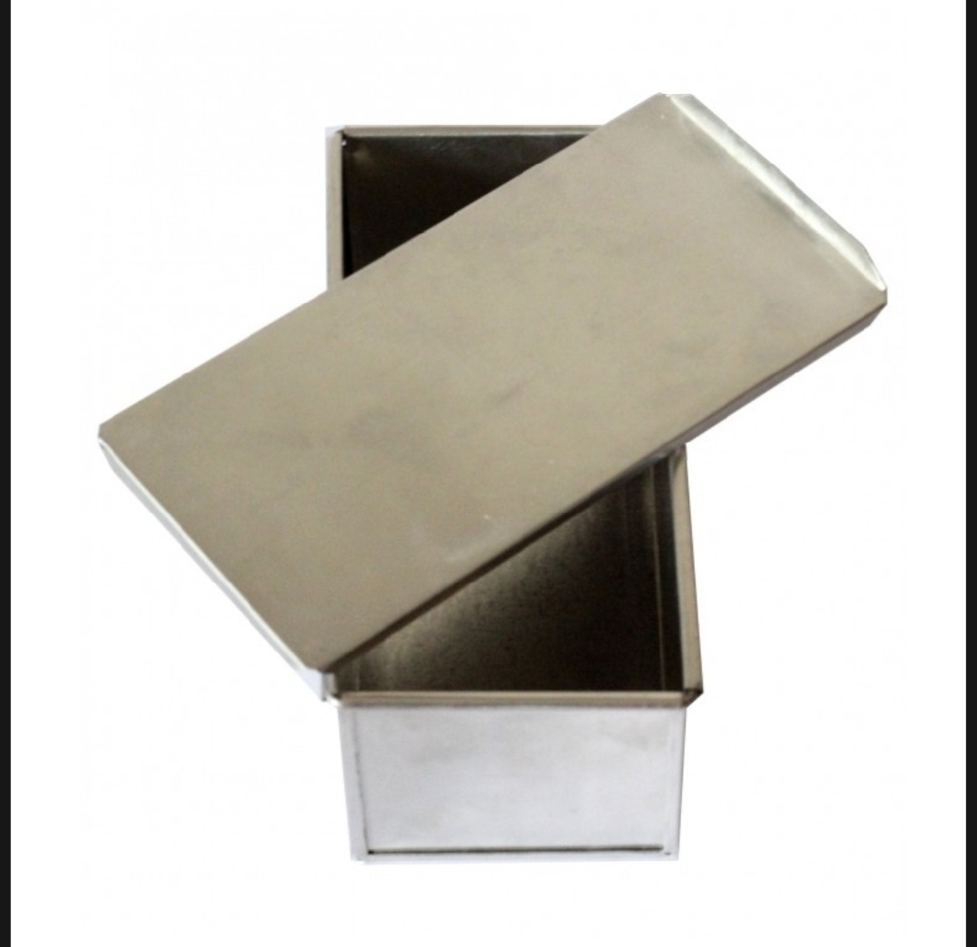 Bread Baking Mold With Lid 8 x 4 Inch - Silver