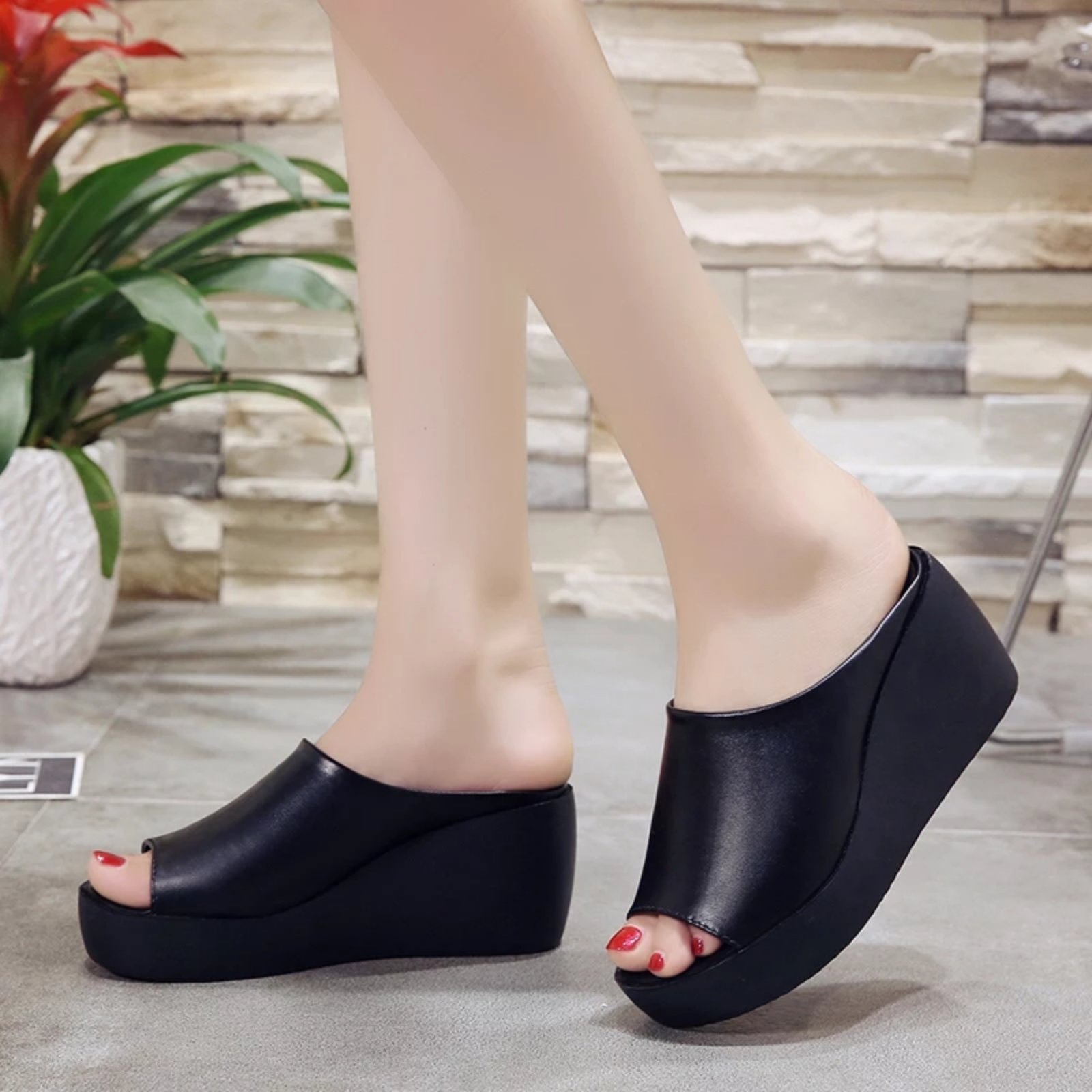 Black Open-Toe Wedge Sandals – Stylish Summer Footwear For Women