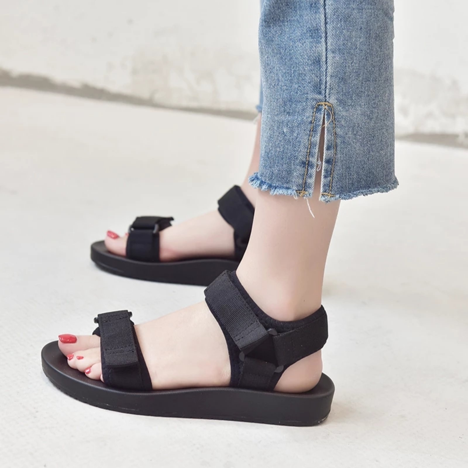 Comfortable Hiking Sandals – Soft Summer Outdoor Footwear For Women