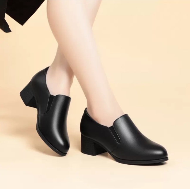 Elegant Leather Block Heel Pumps – Office & Casual Footwear For Women