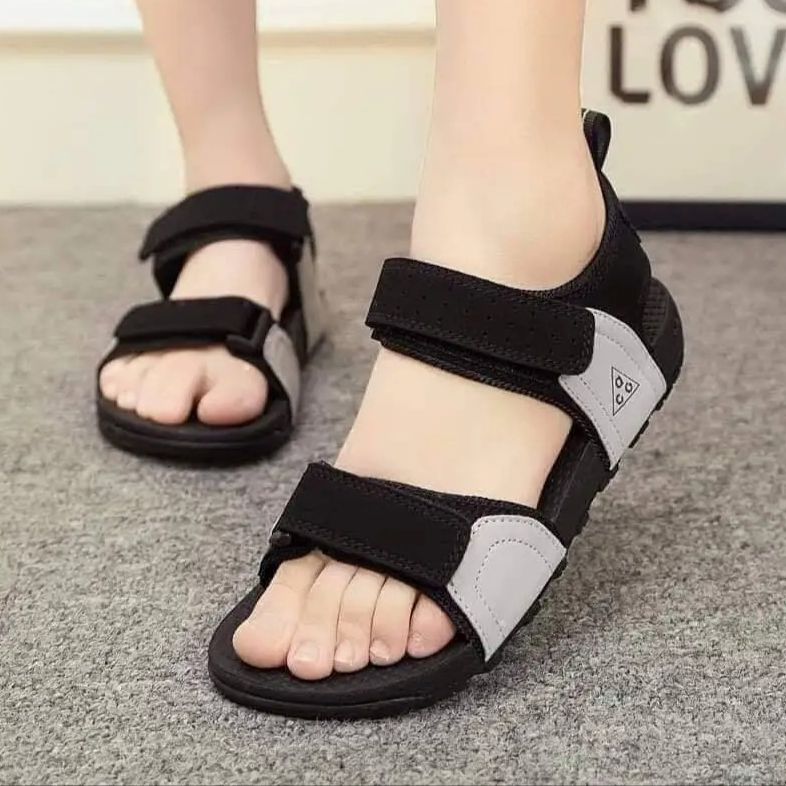  Flat Beach Sandals – Casual Summer Footwear For Women