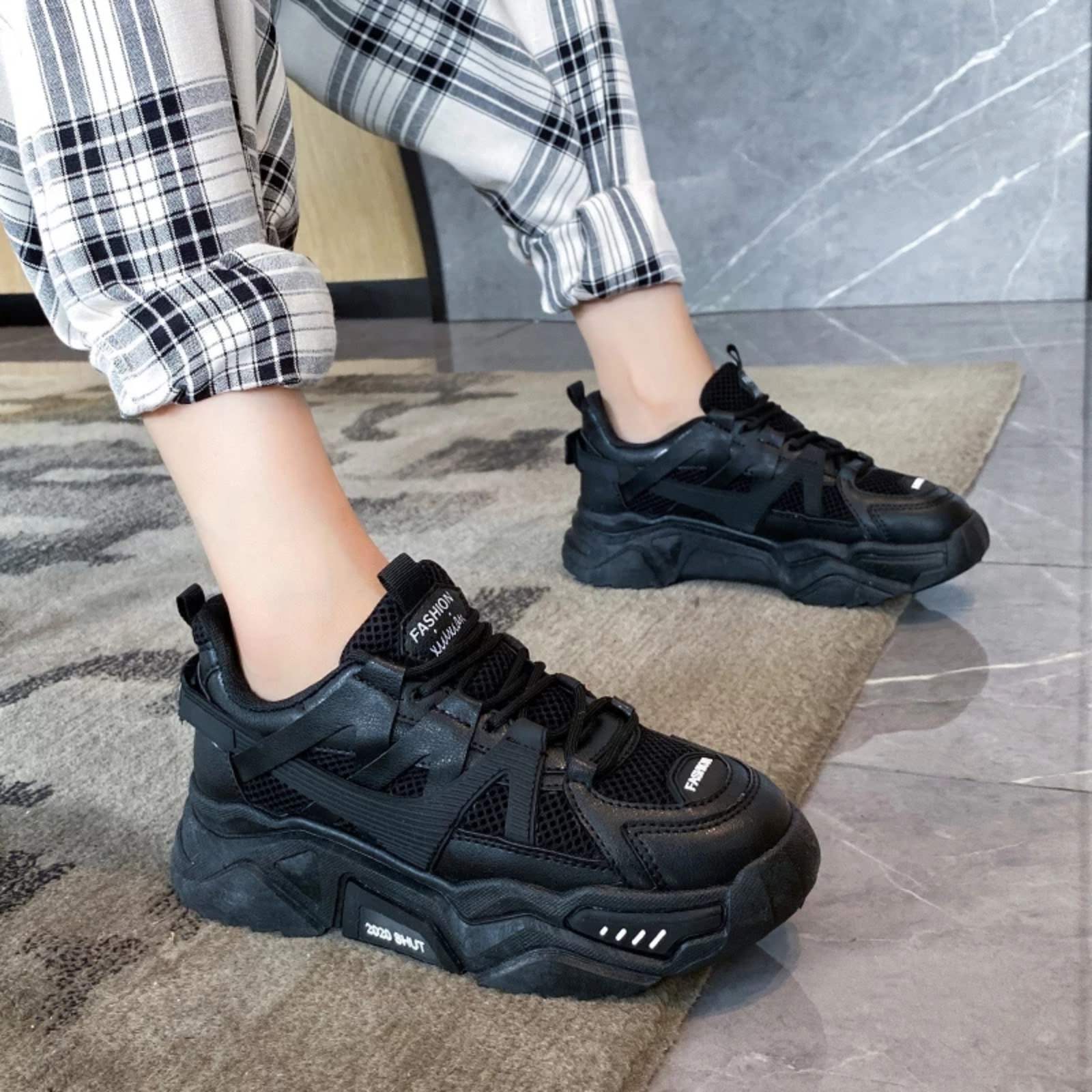 Breathable Running Sneakers – Luxurious Casual Fashion Footwear For Women