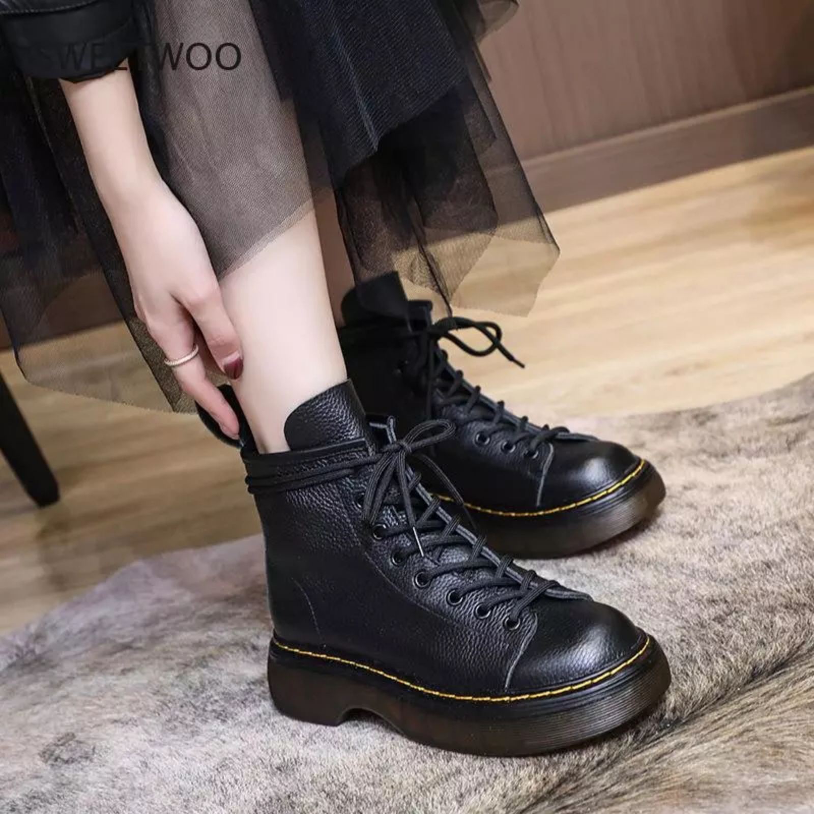 Designer Lace-Up Round-Toe Boots – Stylish Fashion Footwear For Women
