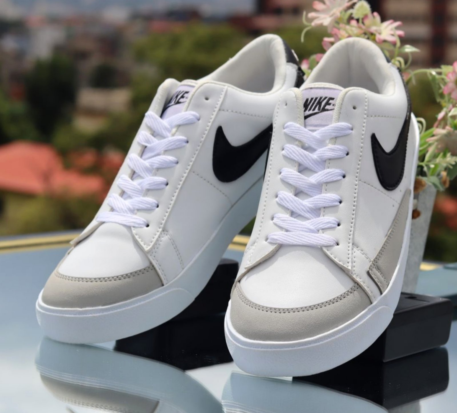 Court Classic Low Sneakers – Black Strike Lifestyle Footwear For Men