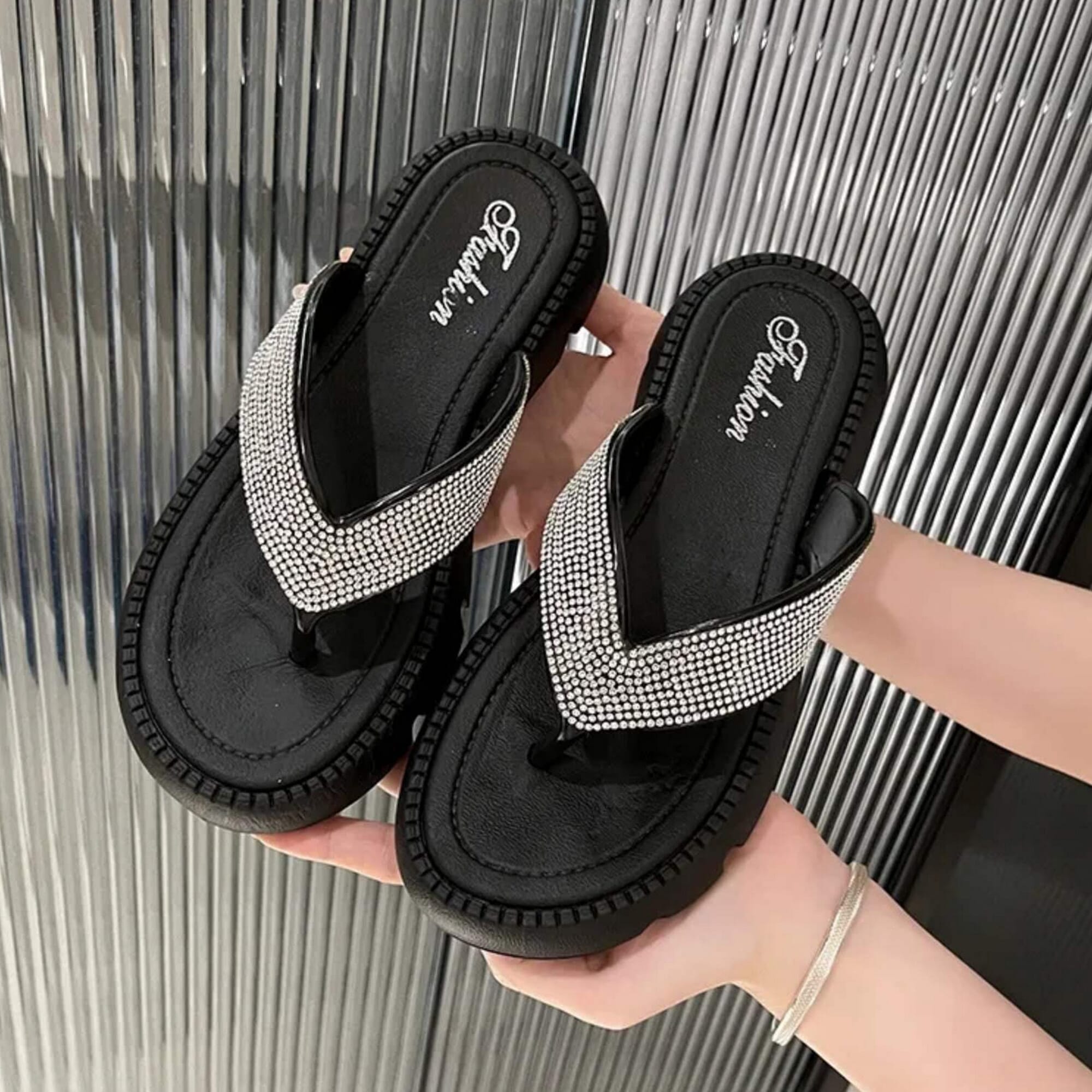 Fashionable Herringbone Diamond Slippers For Women