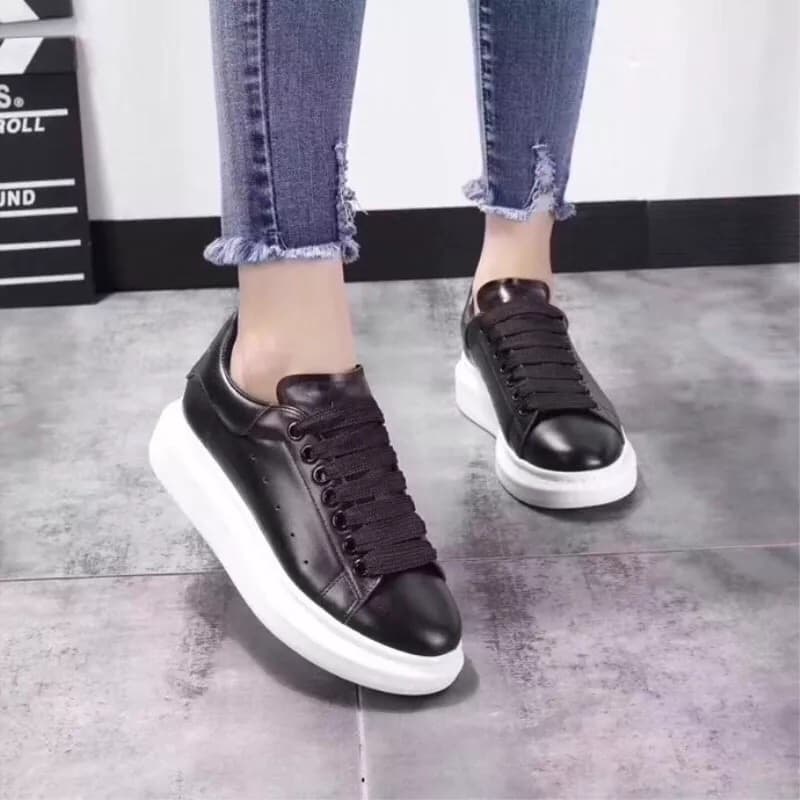 Breathable Lace-Up Casual Sneakers For Women - Black (37)
