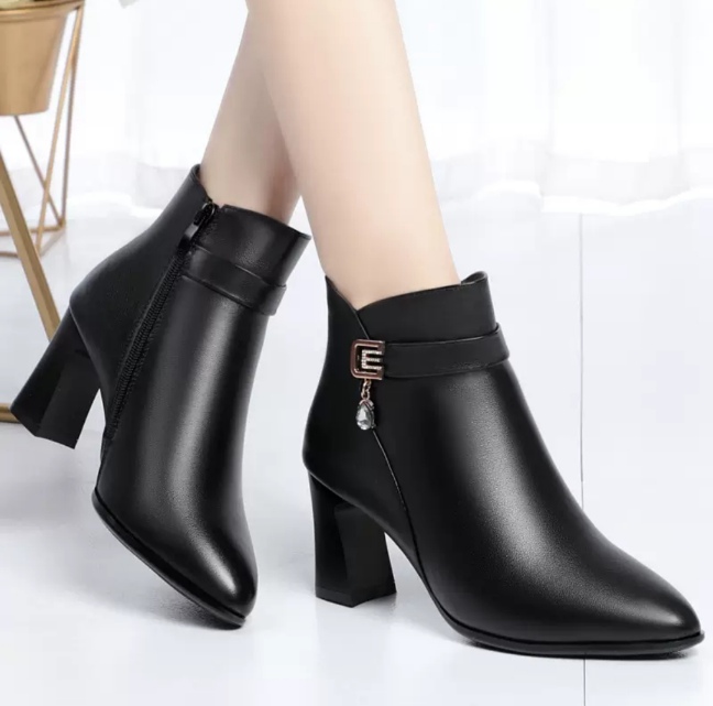 Black Rhinestone Pointed-Toe Chunky Heel Ankle Boots For Women