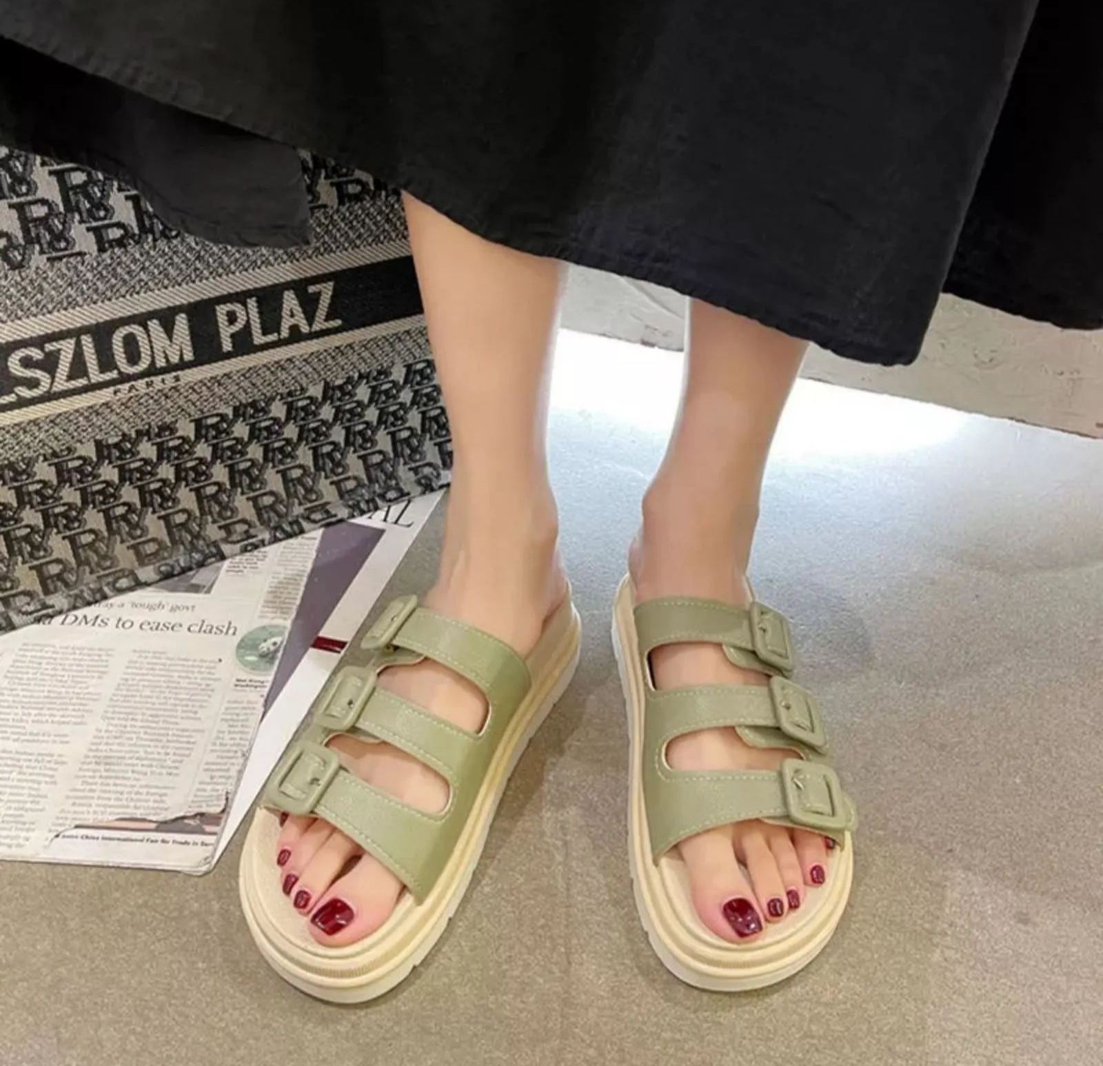 Buckle Thick-Sole Beach Slides For Women