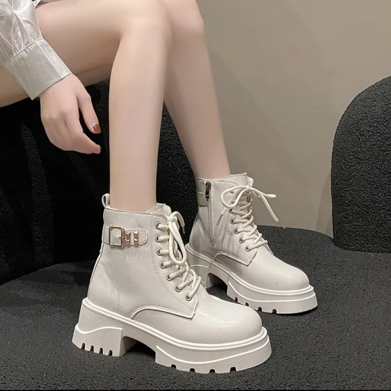 Sweet Ankle Lace-Up Plush Buckle Boots - Women