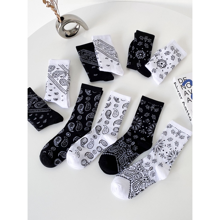 Bandana Print Socks 5 Black & 5 White 10 pc For Men