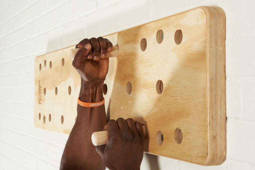Indoor Outdoor Ninja Climbing Pegboard For Fitness Ethusiast