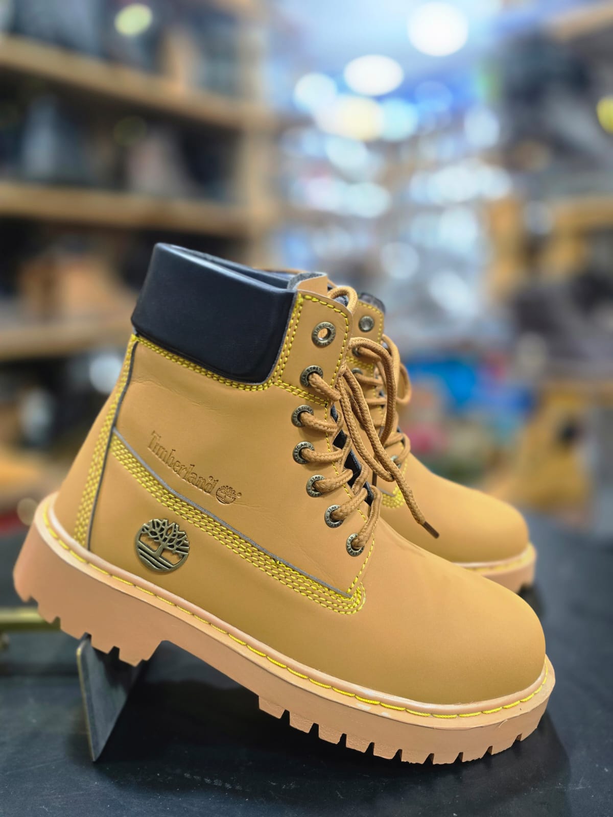 Unisex Premium Ankle Boots With Metal Logo 