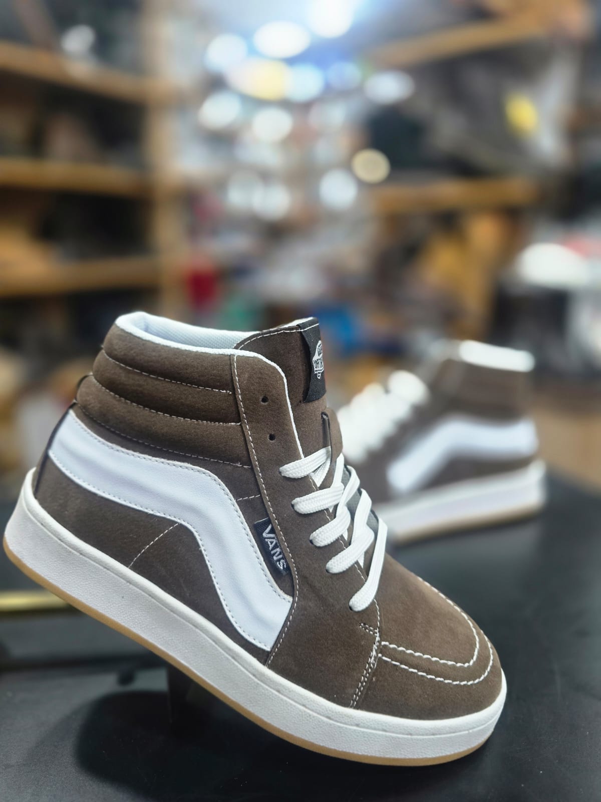 Unisex Mid-Top Casual Sneakers 