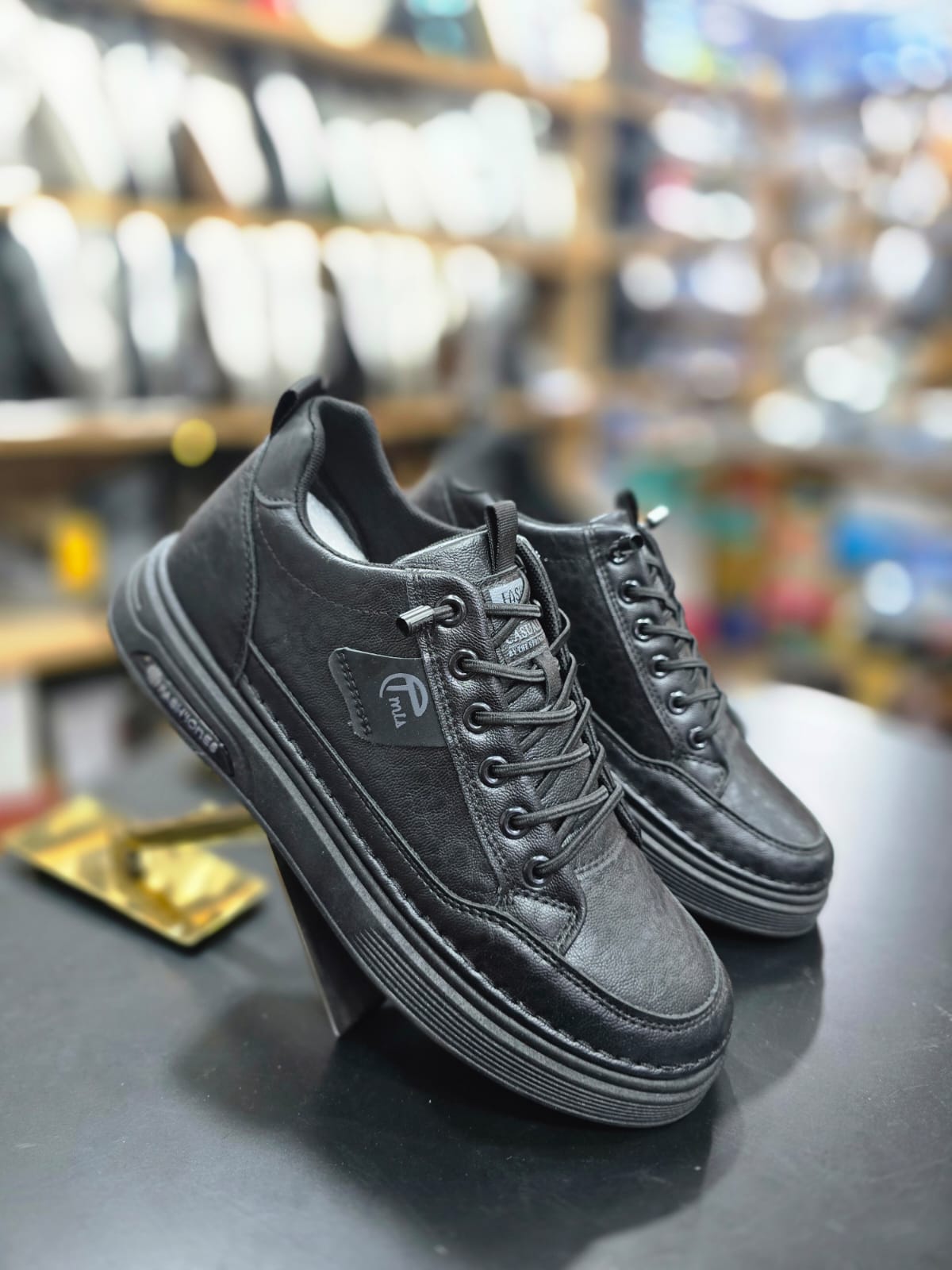 Unisex Korean Style Chunky Sole Sneakers 
