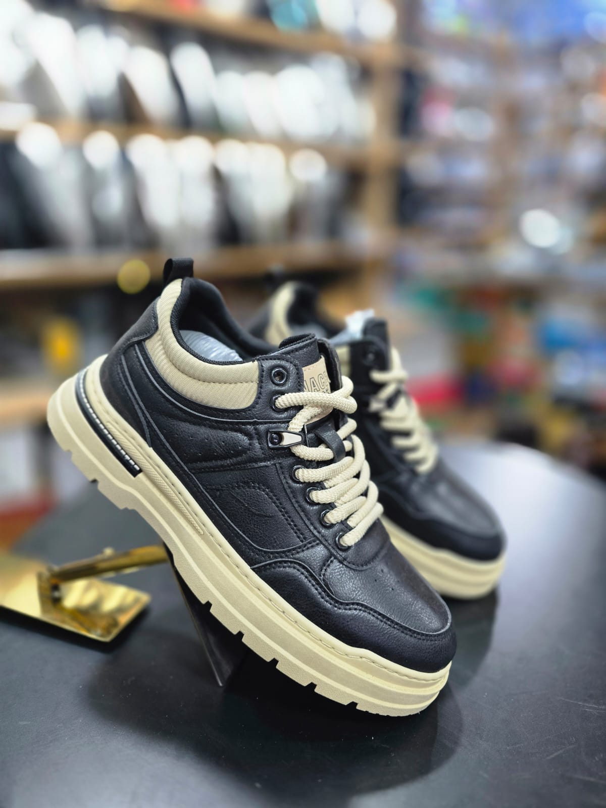 Unisex Korean Style Chunky Lace-Up Sneakers 