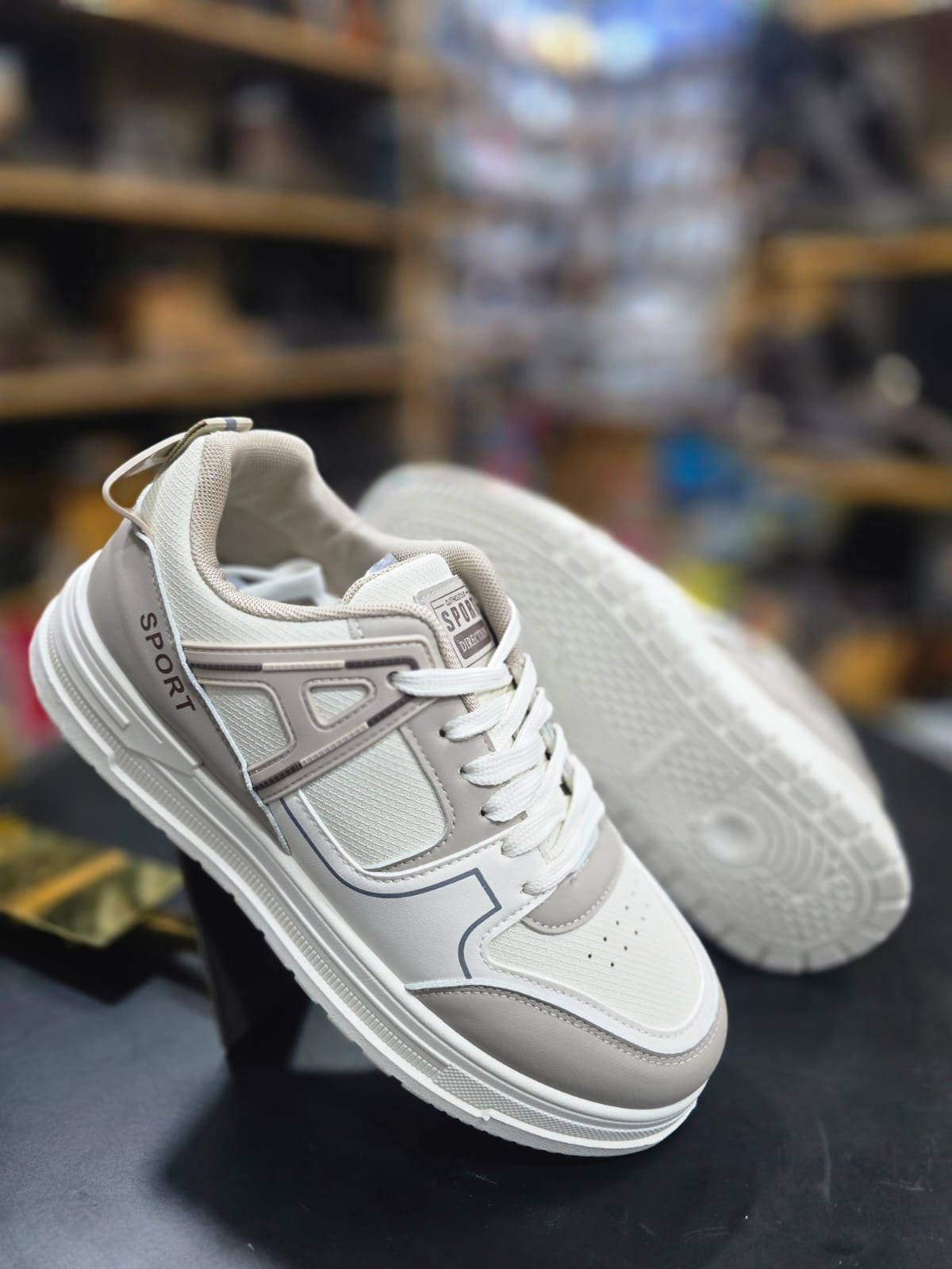 Unisex Lightweight Low Top Sport Sneakers 
