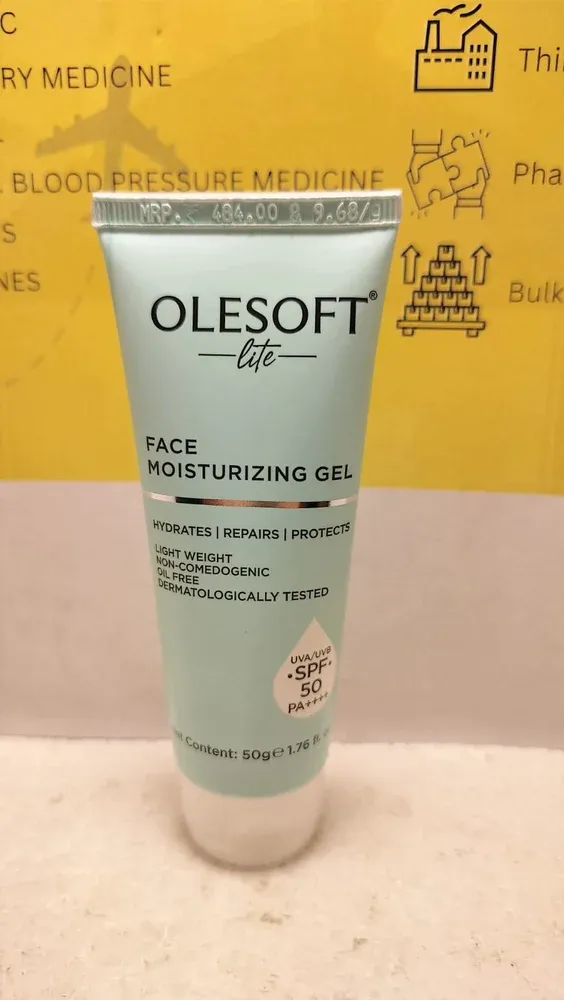 Olesoft Lite Moisturizing Gel With SPF50 PA++++ - 50gm 