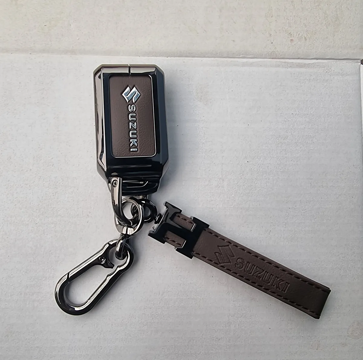 Suzuki: Premium Metal Key Cover with Keyring (Random Color)