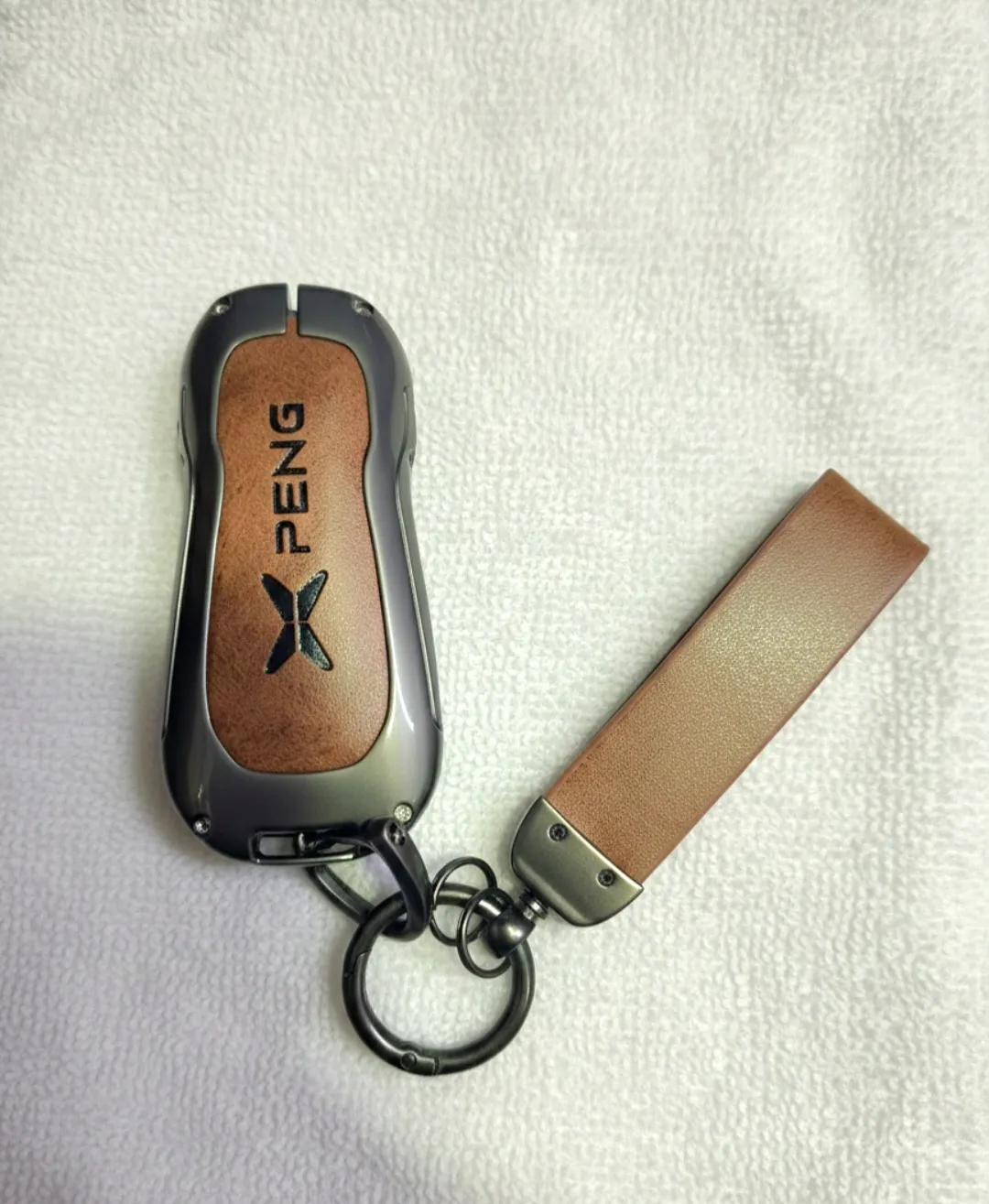 Xpeng G6: Premium Metal Key Cover with Keyring (Random Color)