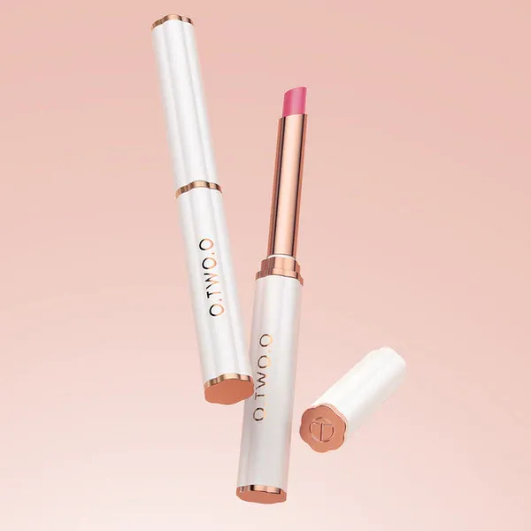 O.Two.o Colored Lip Balm Moisturizes 4 Colors Protect Lips with Beeswax Lipstick