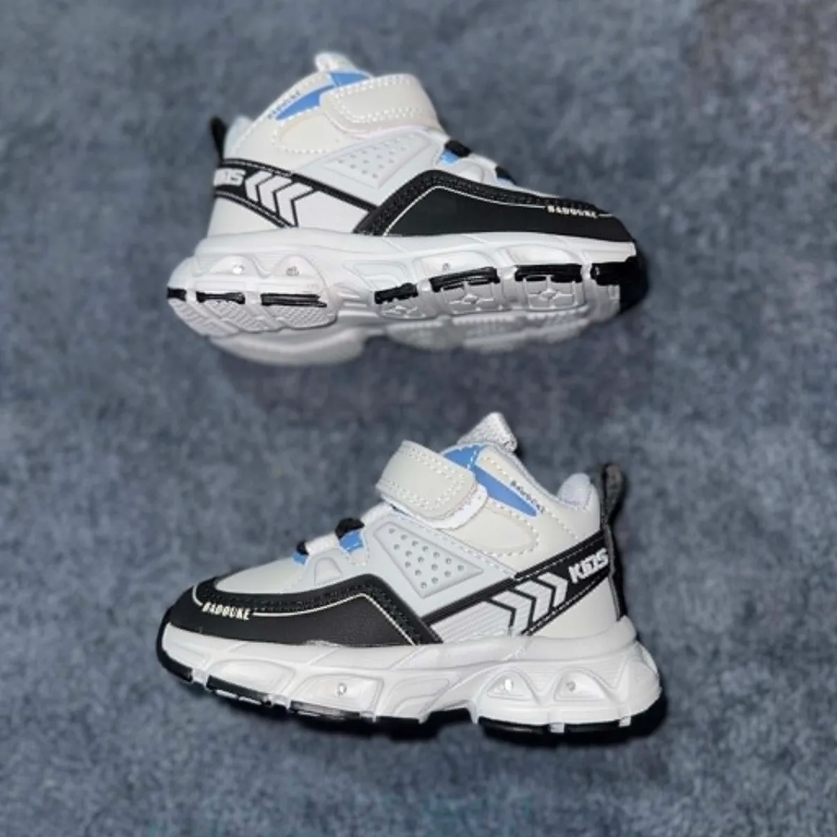  B-2803 LED Shoes For Kids (Unisex)